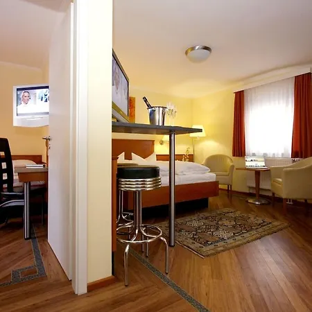 Hotel Kral - Business & Serviced 4*