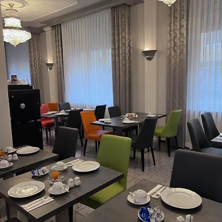 Kral - Business & Serviced Hotel 4*