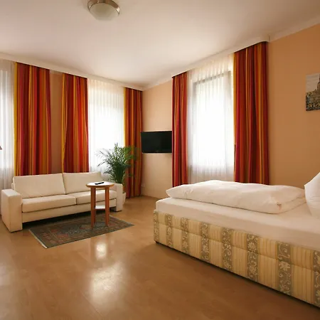 Hotel Kral - Business & Serviced