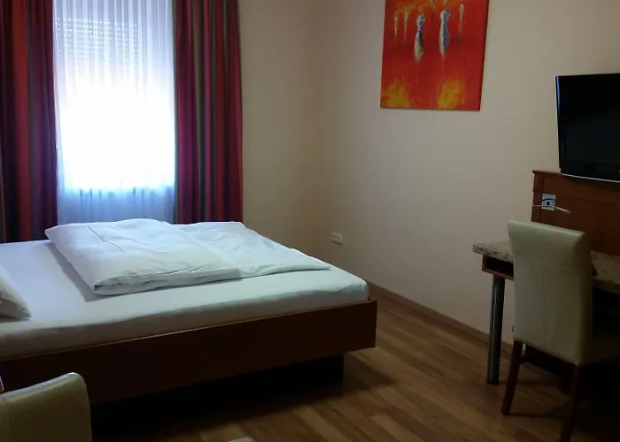 Hotel Kral - Business & Serviced 4*