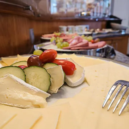 Kral - Business & Serviced Hotel