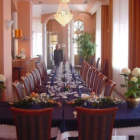 Kral - Business & Serviced 4*