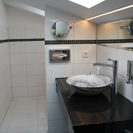 Kral - Business & Serviced 4*