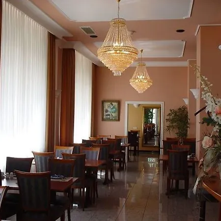 Hotel Kral - Business & Serviced 4*