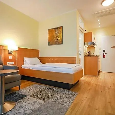 Kral - Business & Serviced 4*