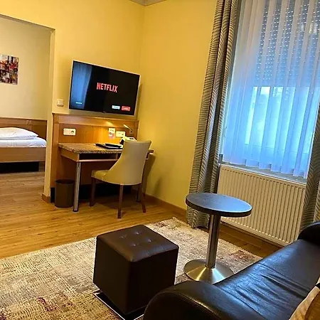 Hotel Kral - Business & Serviced