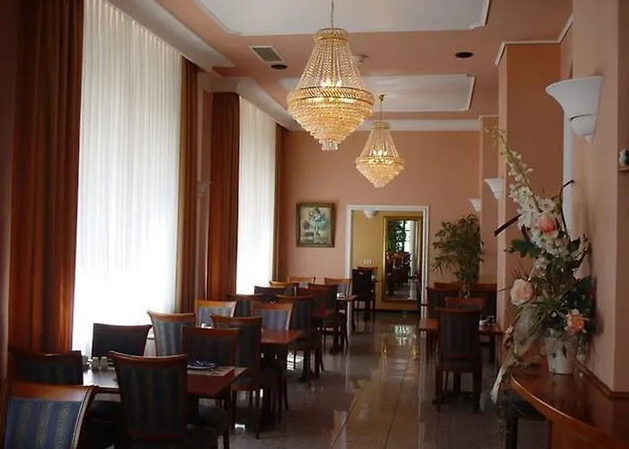 Ξενοδοχείο Kral - Business & Serviced 4*