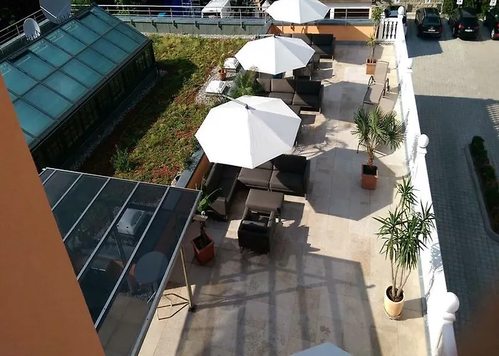 Ξενοδοχείο Kral - Business & Serviced 4*